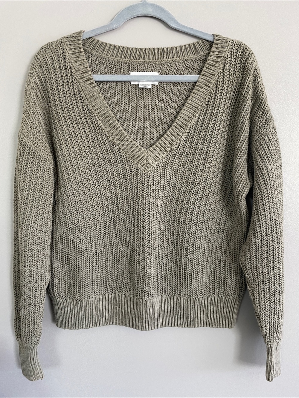 PINK Victoria's Secret green V‑Neck Ribbed Knit Sweater